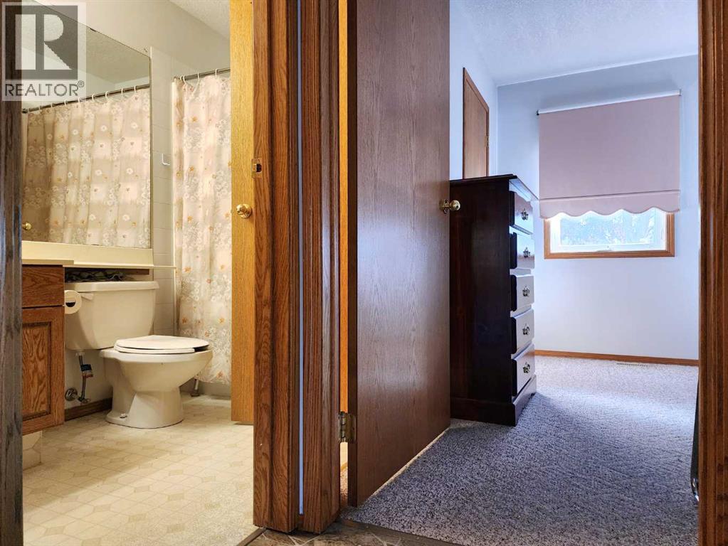 5323 3 Street W, Claresholm, Alberta  T0L 0T0 - Photo 13 - A2265028