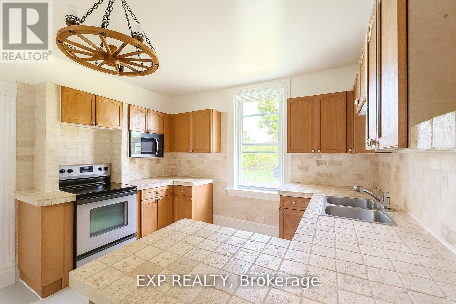 9679 Hunsden Sdrd, Caledon, Ontario  L7E 0J8 - Photo 4 - W12531422