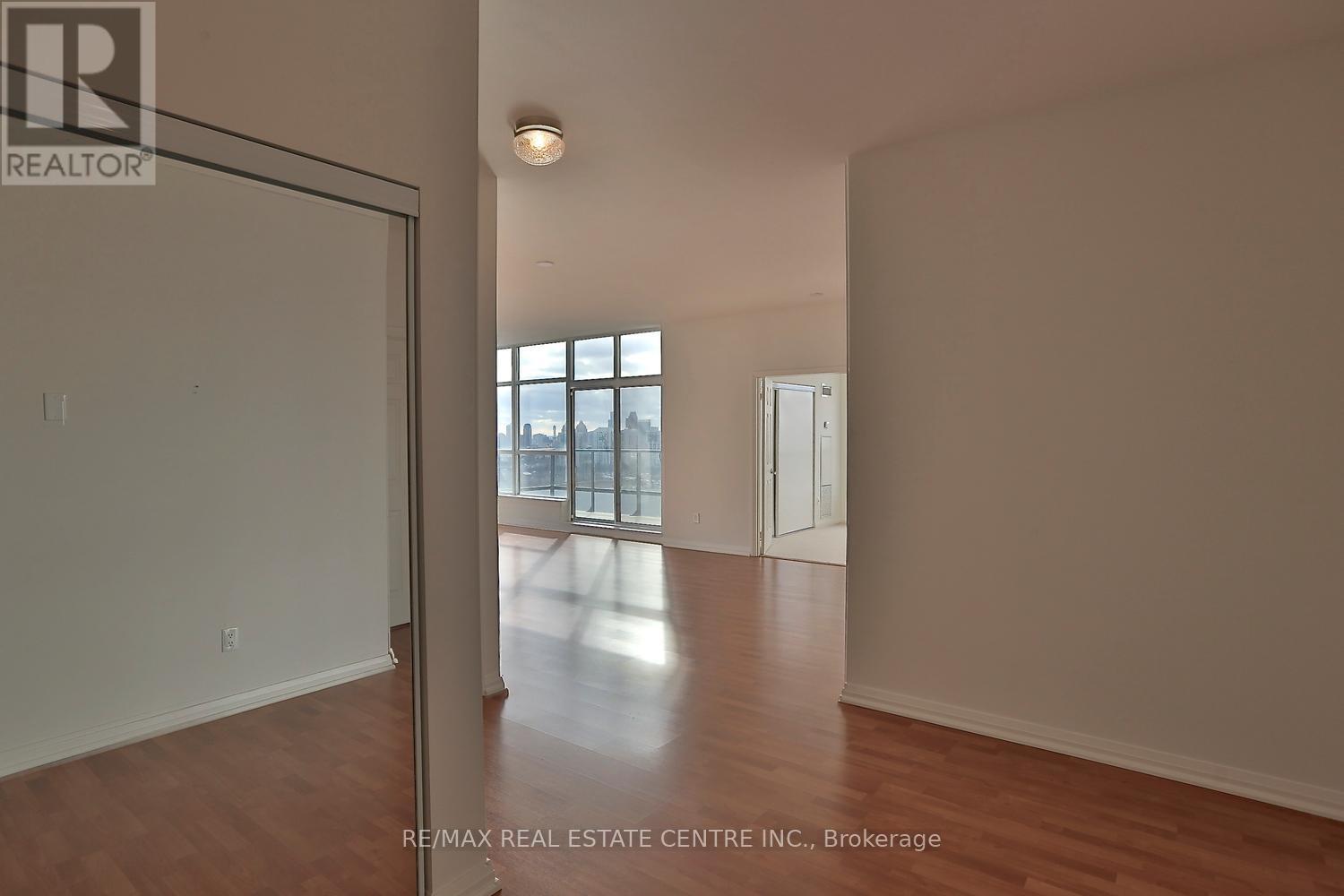 Ph104 - 220 Forum Drive, Mississauga, Ontario  L4Z 4K1 - Photo 7 - W12531426