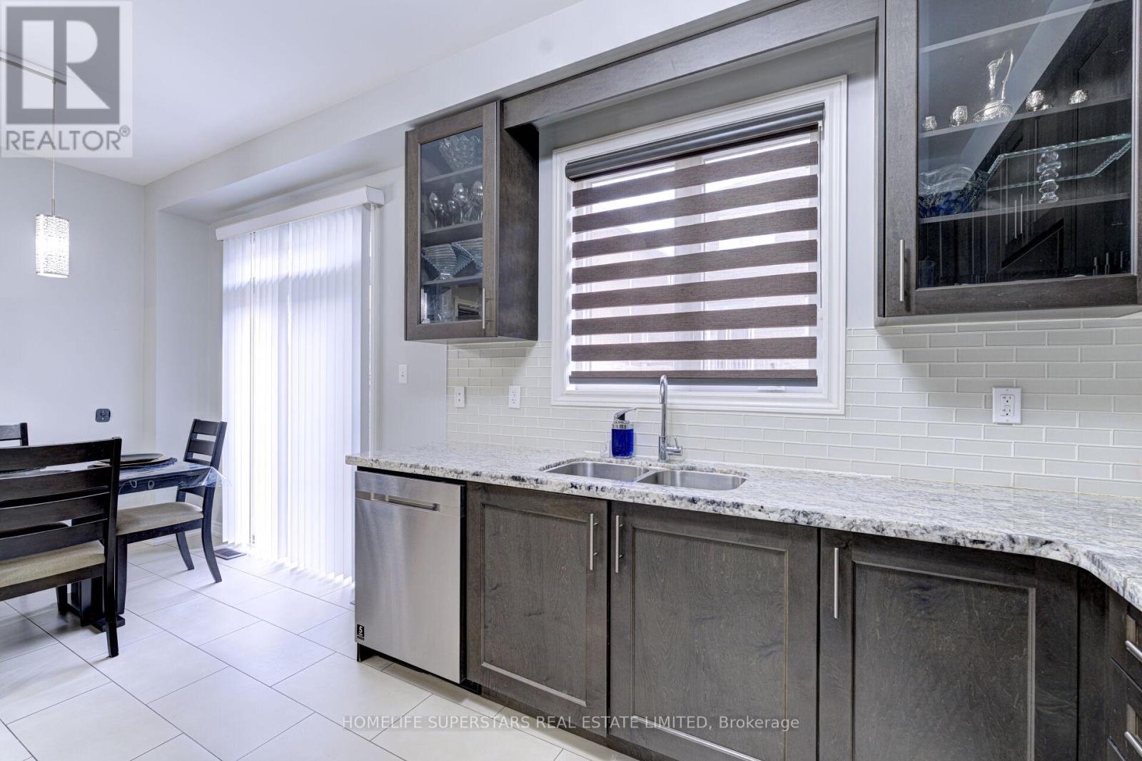 5606 Ethan Drive, Mississauga, Ontario  L5M 0N2 - Photo 15 - W12531428