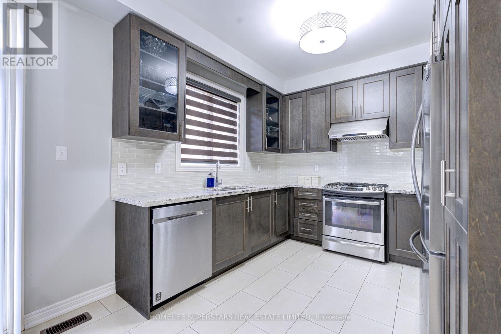 5606 Ethan Drive, Mississauga, Ontario  L5M 0N2 - Photo 18 - W12531428