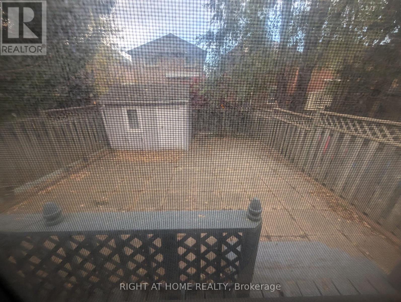 #upper - 3843 Densbury Drive, Mississauga, Ontario  L5N 6Z3 - Photo 13 - W12531444