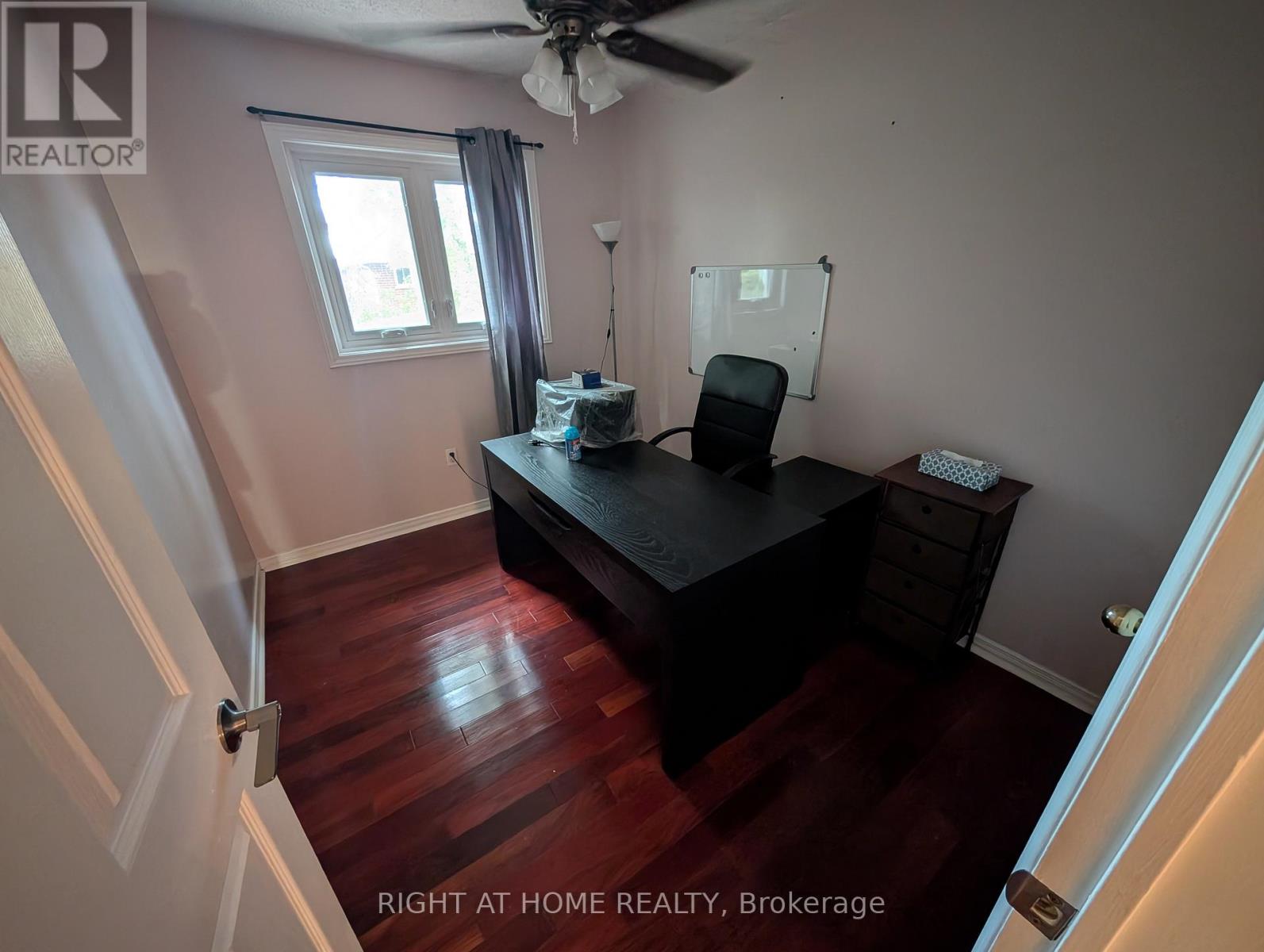 #upper - 3843 Densbury Drive, Mississauga, Ontario  L5N 6Z3 - Photo 18 - W12531444