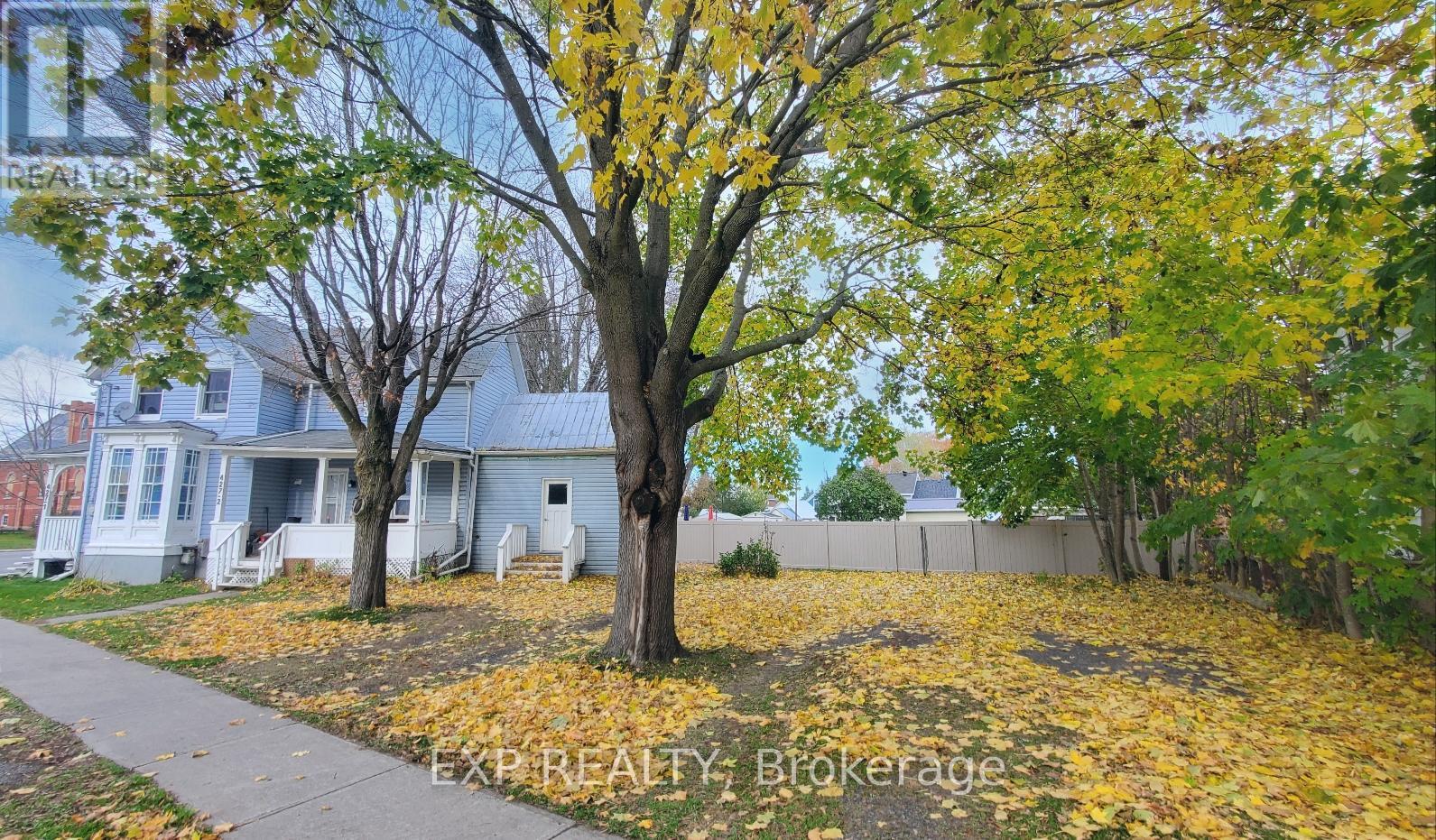 427 Victoria Street E, Edwardsburgh/cardinal, Ontario  K0E 1E0 - Photo 2 - X12531438