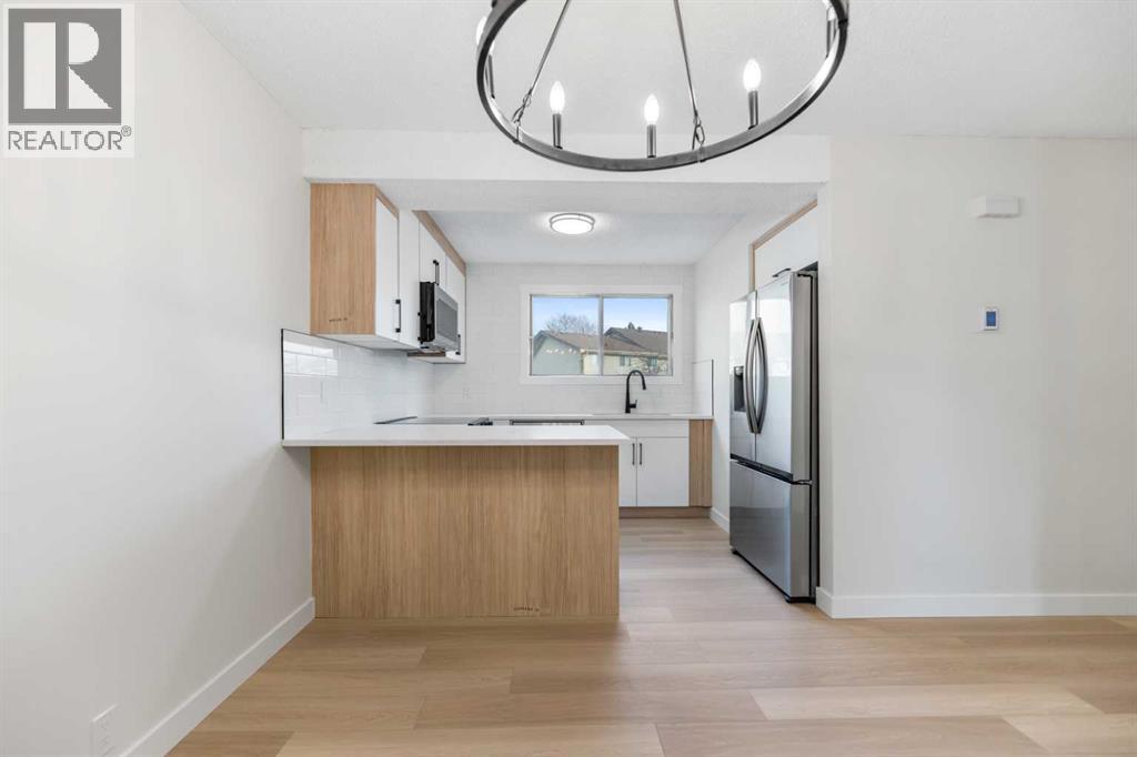 14 Woodhill Road Sw, Calgary, Alberta  T2W 3P2 - Photo 10 - A2269834