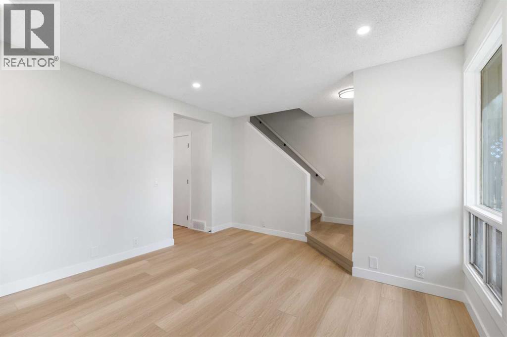 14 Woodhill Road Sw, Calgary, Alberta  T2W 3P2 - Photo 5 - A2269834