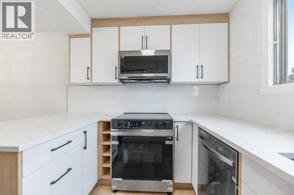 14 Woodhill Road Sw, Calgary, Alberta  T2W 3P2 - Photo 15 - A2269834