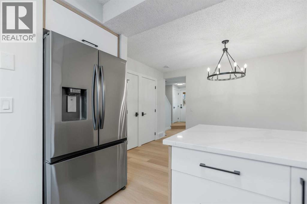 14 Woodhill Road Sw, Calgary, Alberta  T2W 3P2 - Photo 14 - A2269834