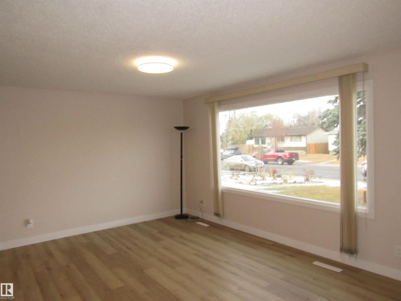 11407 134a Av Nw, Edmonton, Alberta  T5E 1M5 - Photo 2 - E4465308