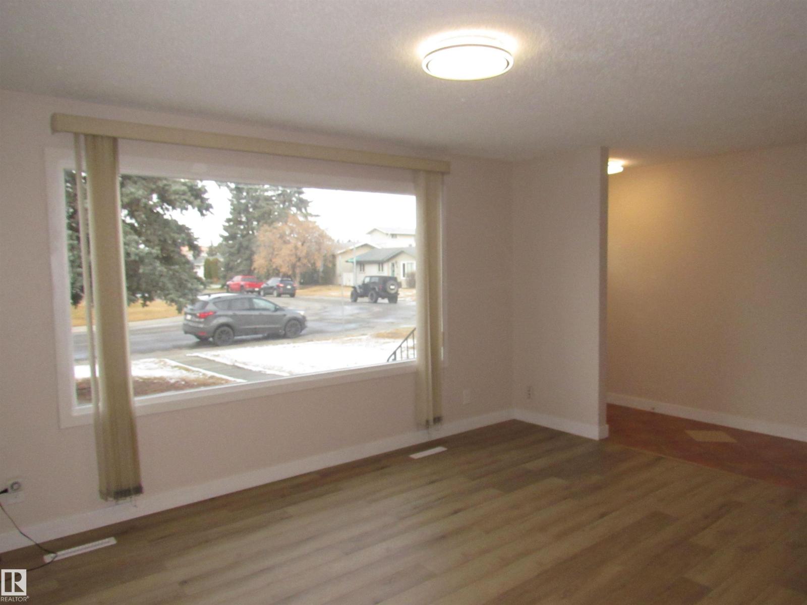 11407 134a Av Nw, Edmonton, Alberta  T5E 1M5 - Photo 3 - E4465308