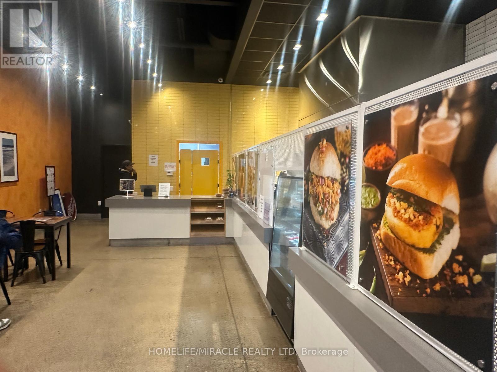 3 - 105 Clair Road E, Guelph, Ontario  N1L 0J7 - Photo 3 - X12531448