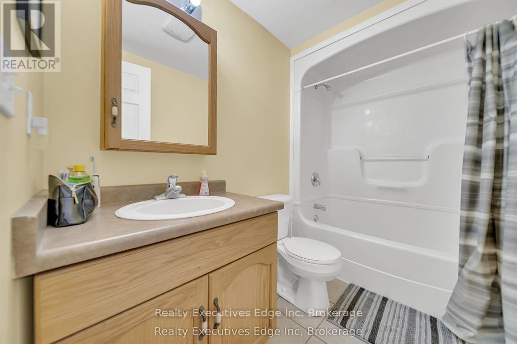 5 - 142 York Road, Guelph, Ontario N1E 3E9 - Photo 10 - X12531460