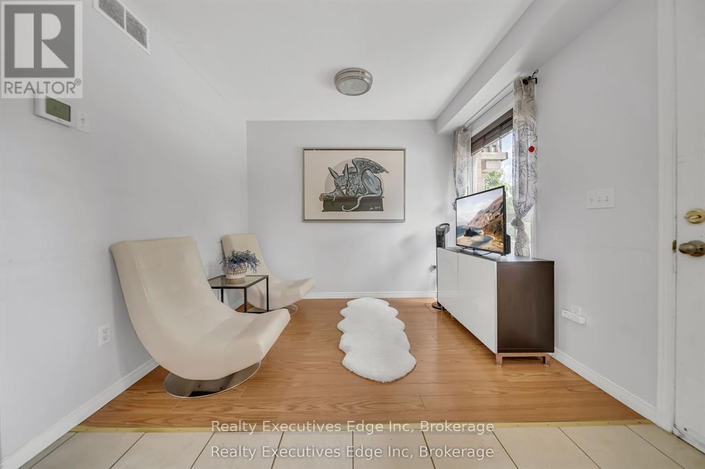 5 - 142 York Road, Guelph, Ontario N1E 3E9 - Photo 3 - X12531460