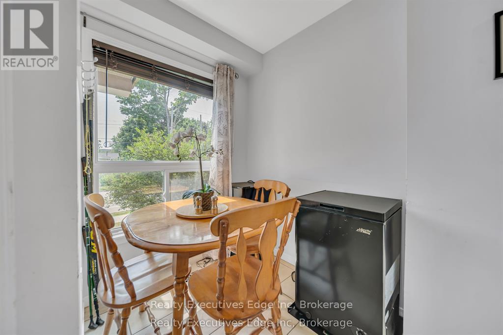 5 - 142 York Road, Guelph, Ontario N1E 3E9 - Photo 7 - X12531460