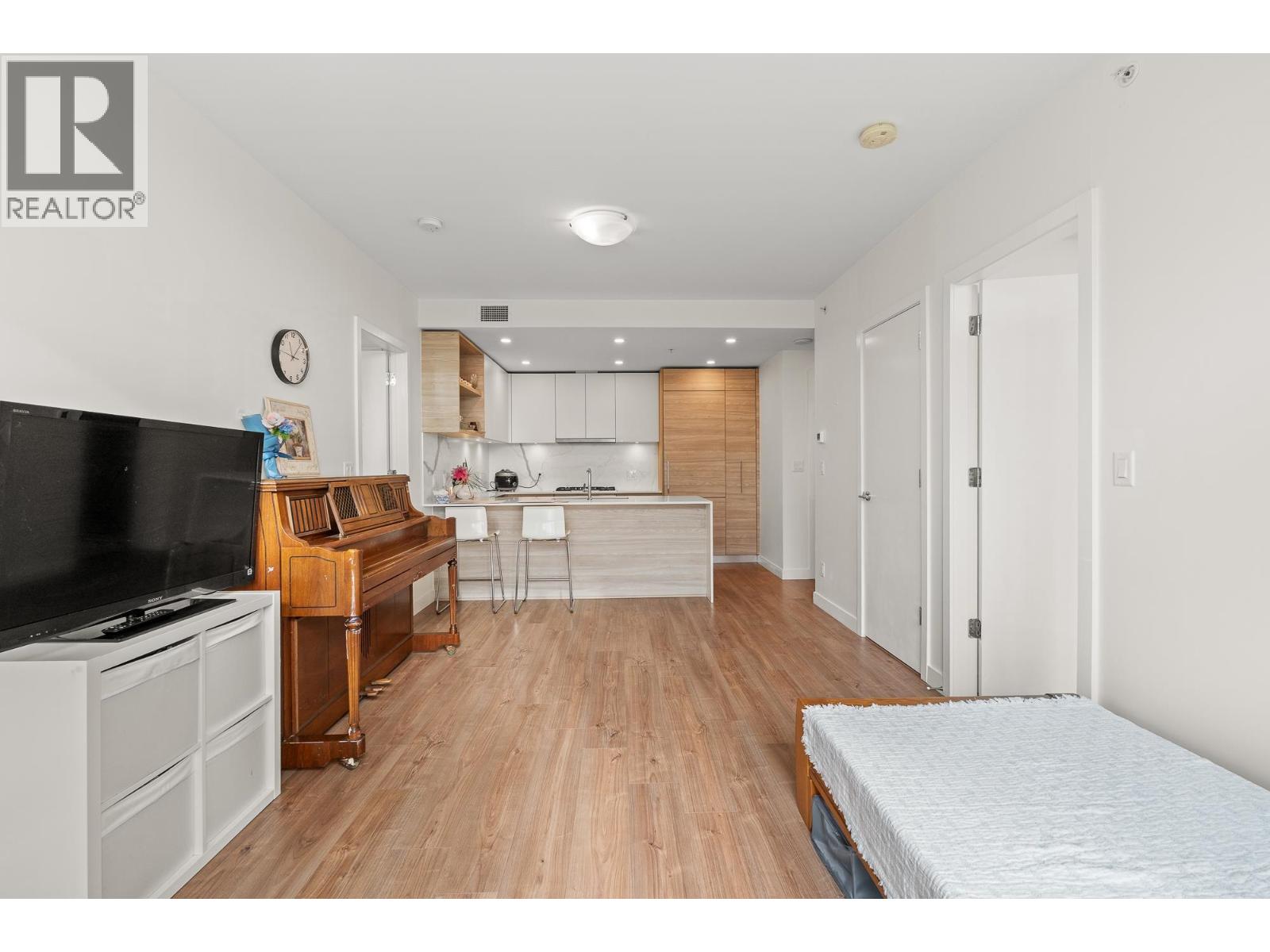 205 585 Austin Avenue, Coquitlam, British Columbia  V3K 0G6 - Photo 10 - R3066197