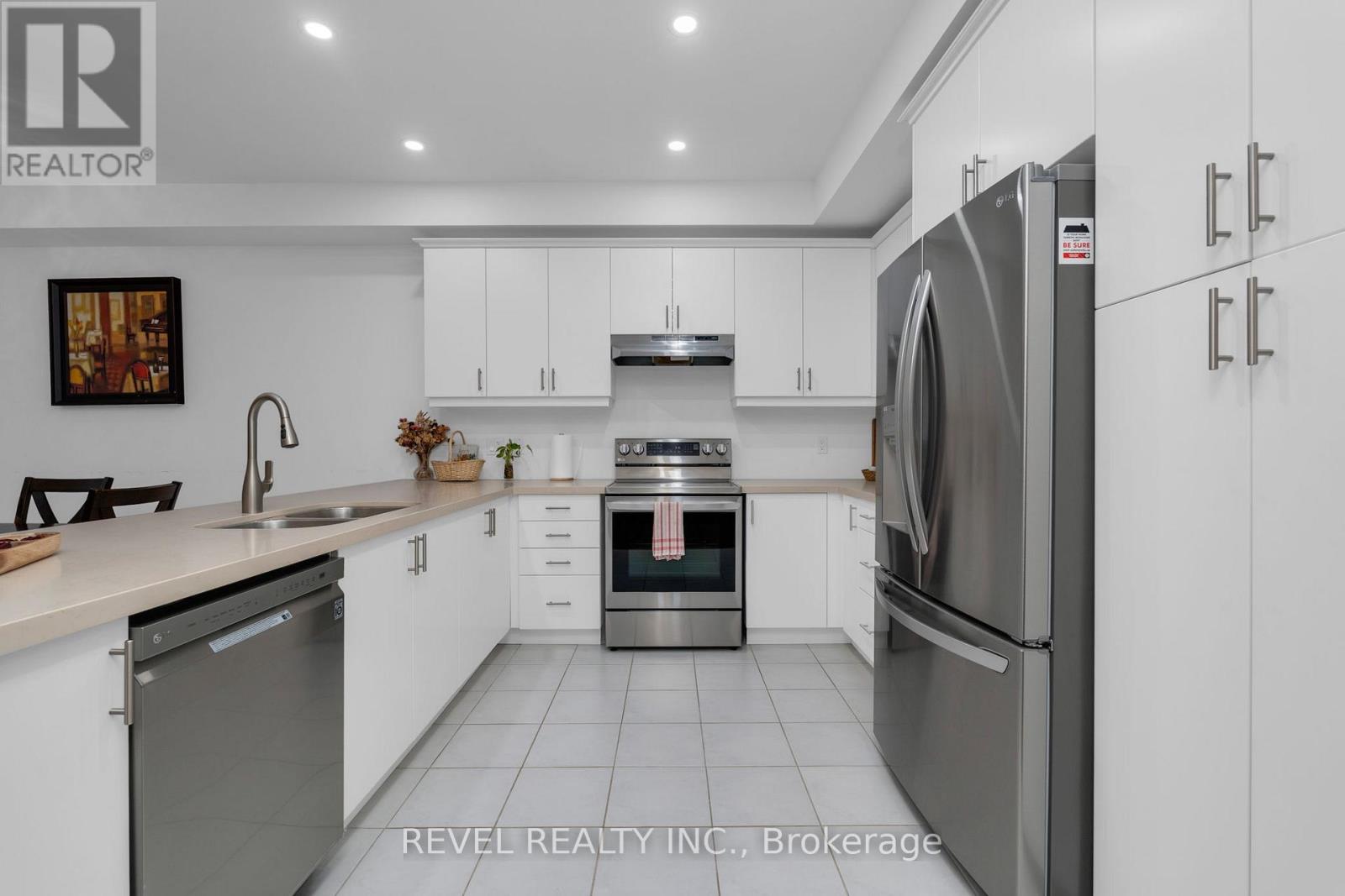 20 Paddington Grove E, Barrie, Ontario  L9J 0J3 - Photo 10 - S12531478