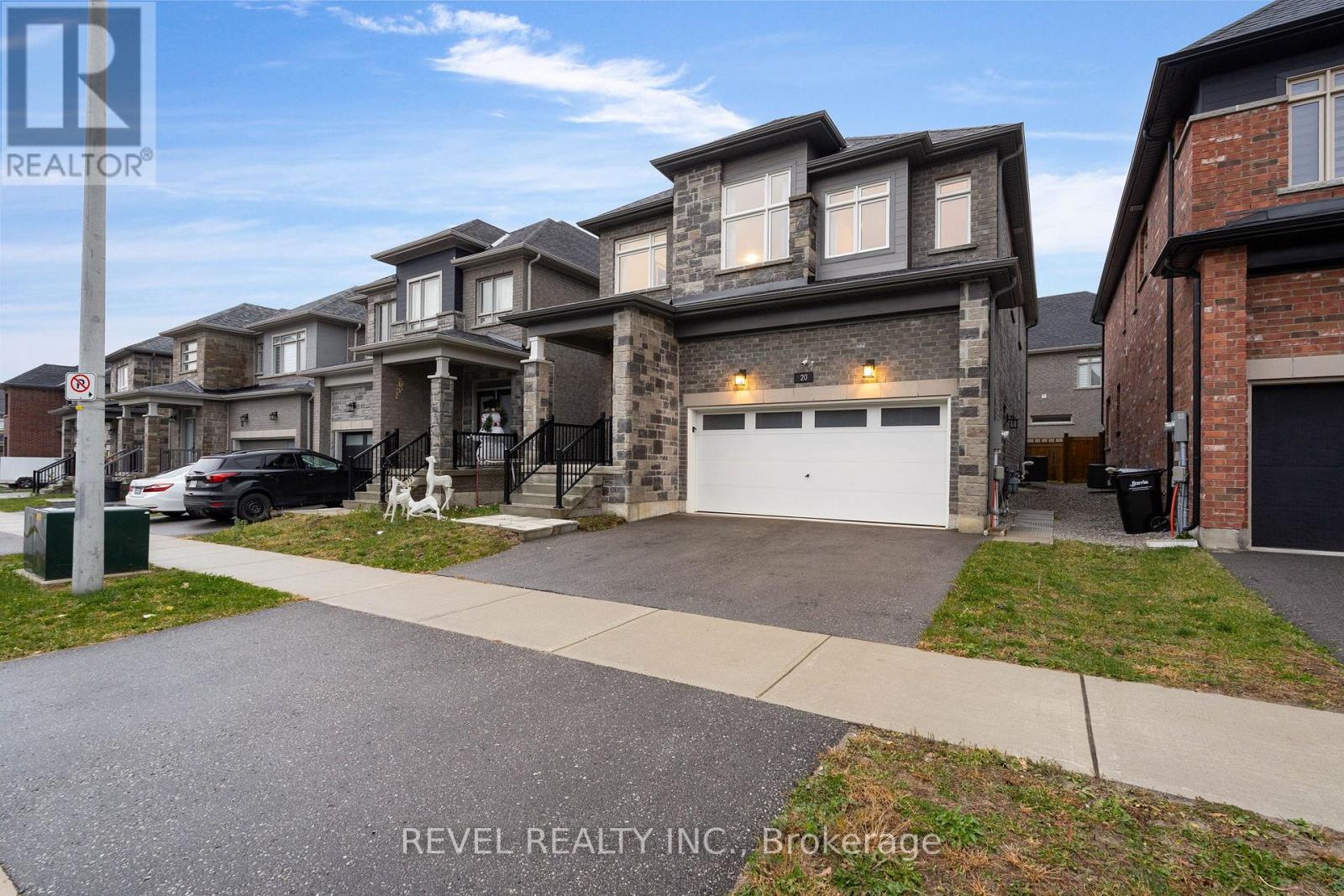 20 Paddington Grove E, Barrie, Ontario  L9J 0J3 - Photo 2 - S12531478