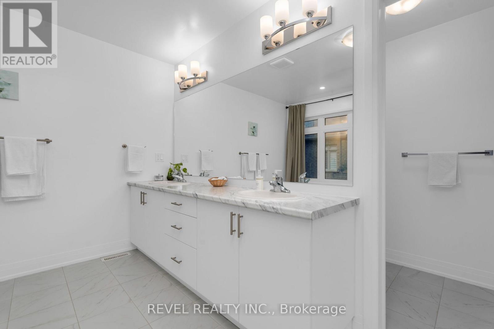 20 Paddington Grove E, Barrie, Ontario  L9J 0J3 - Photo 22 - S12531478