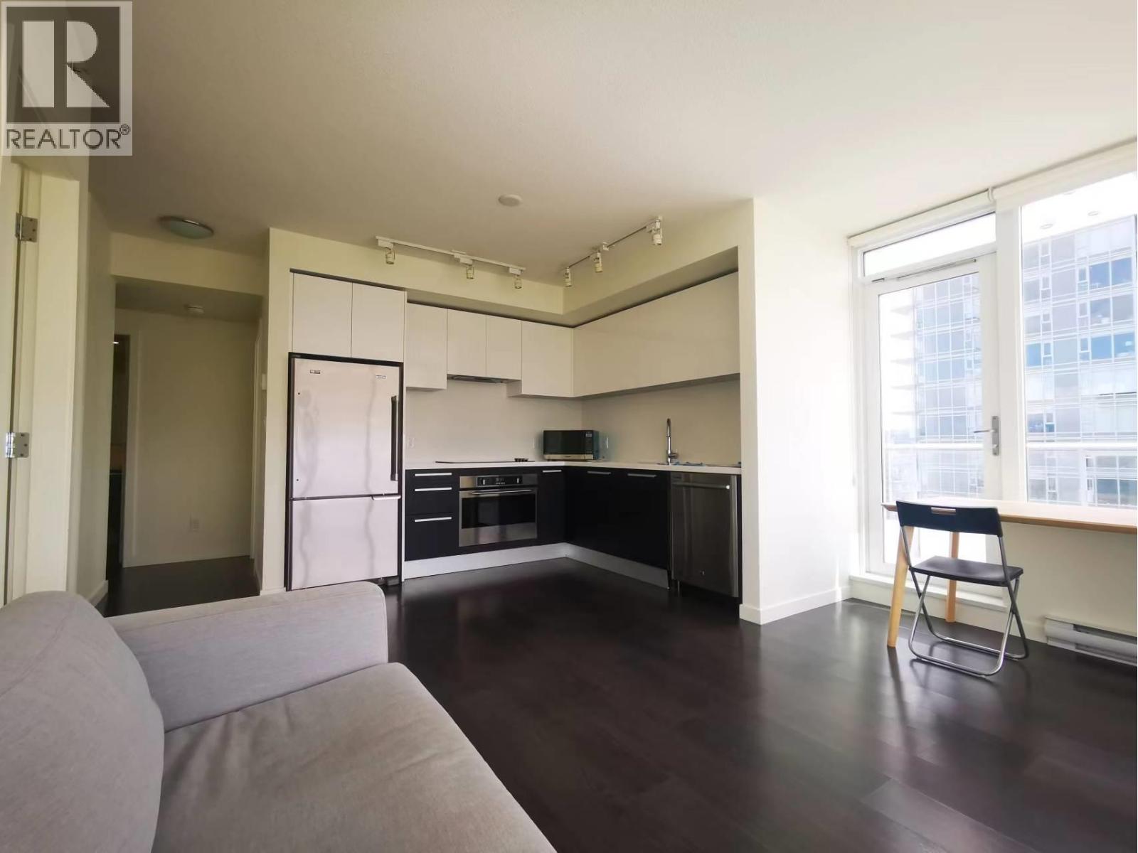 3905 6333 SILVER AVENUE, Burnaby, British Columbia