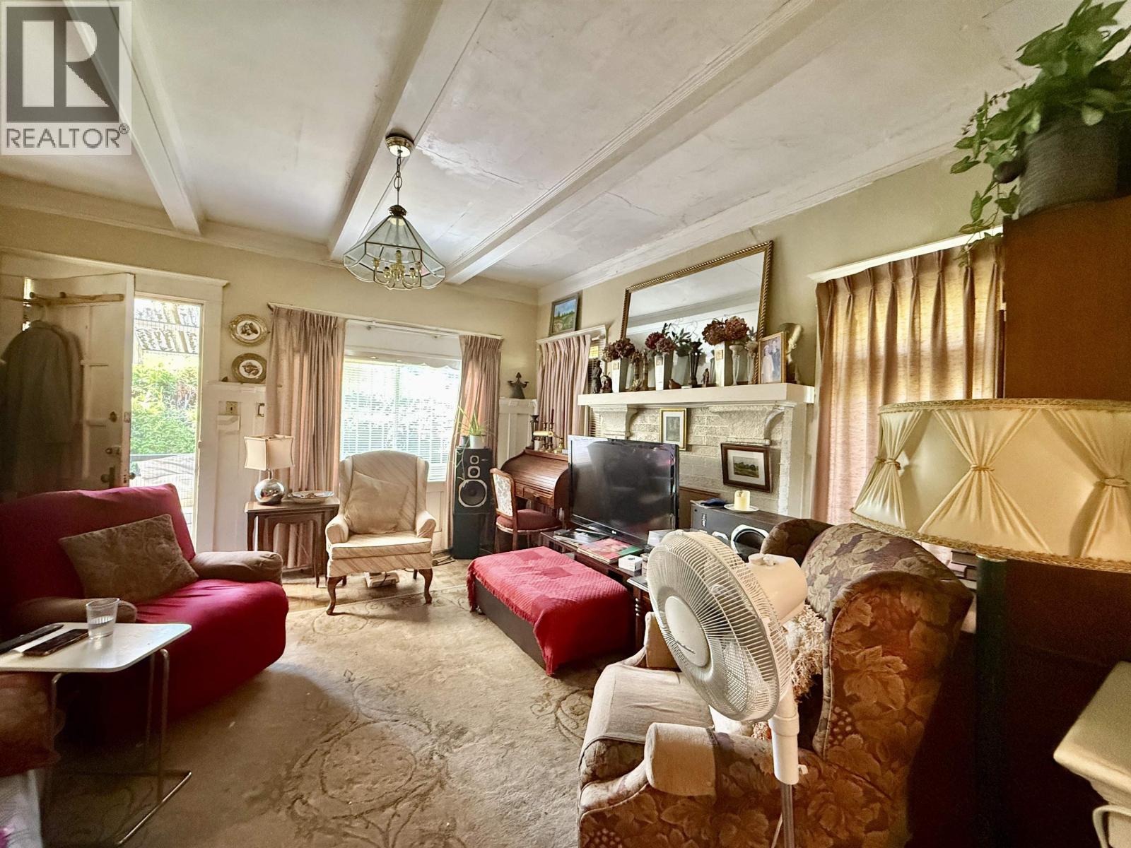 211 E 38th Avenue, Vancouver, British Columbia  V5W 1H3 - Photo 3 - R3066389