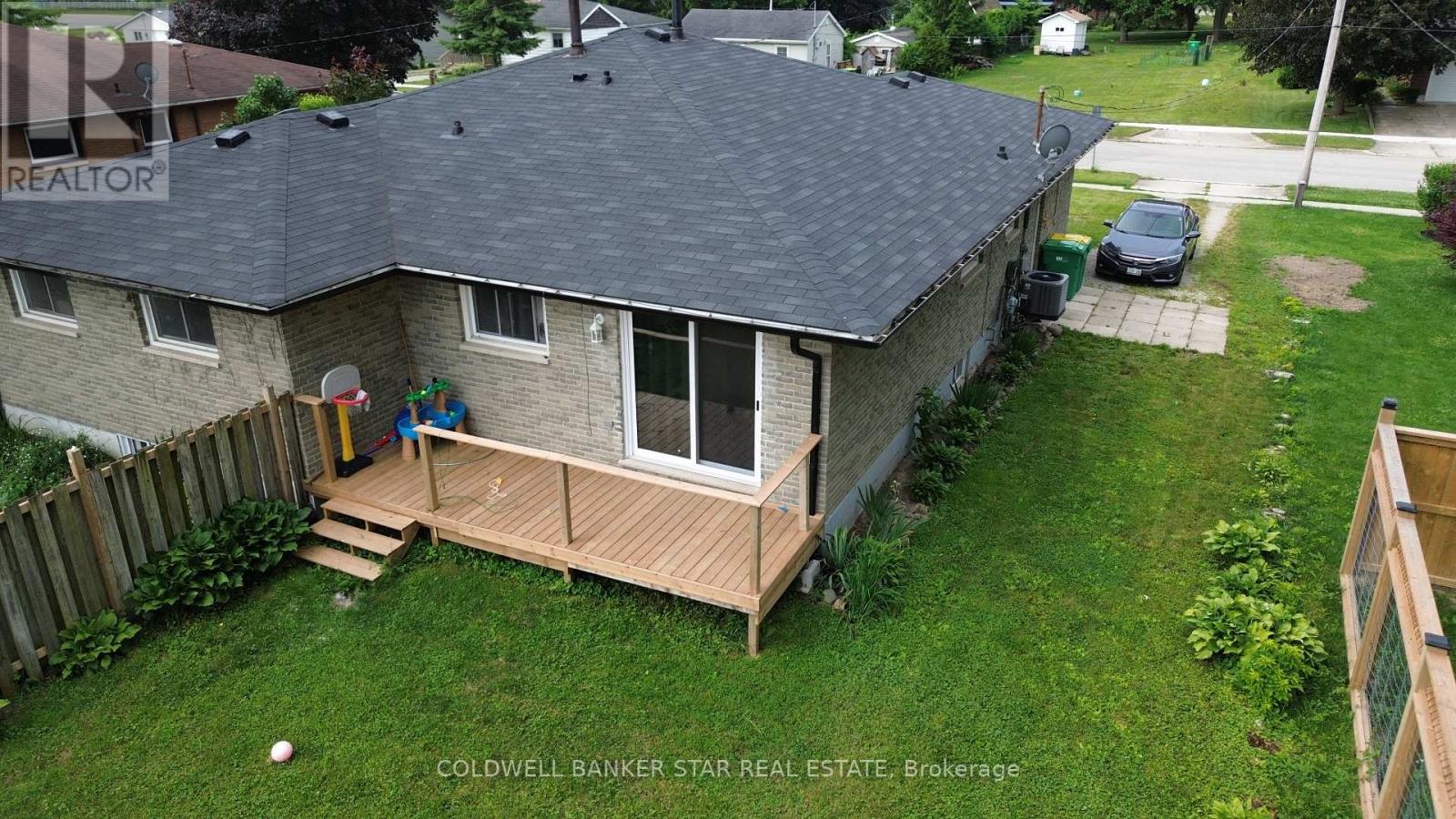 109 B Victoria Street, Southwest Middlesex, Ontario  N0L 1M0 - Photo 8 - X12531508