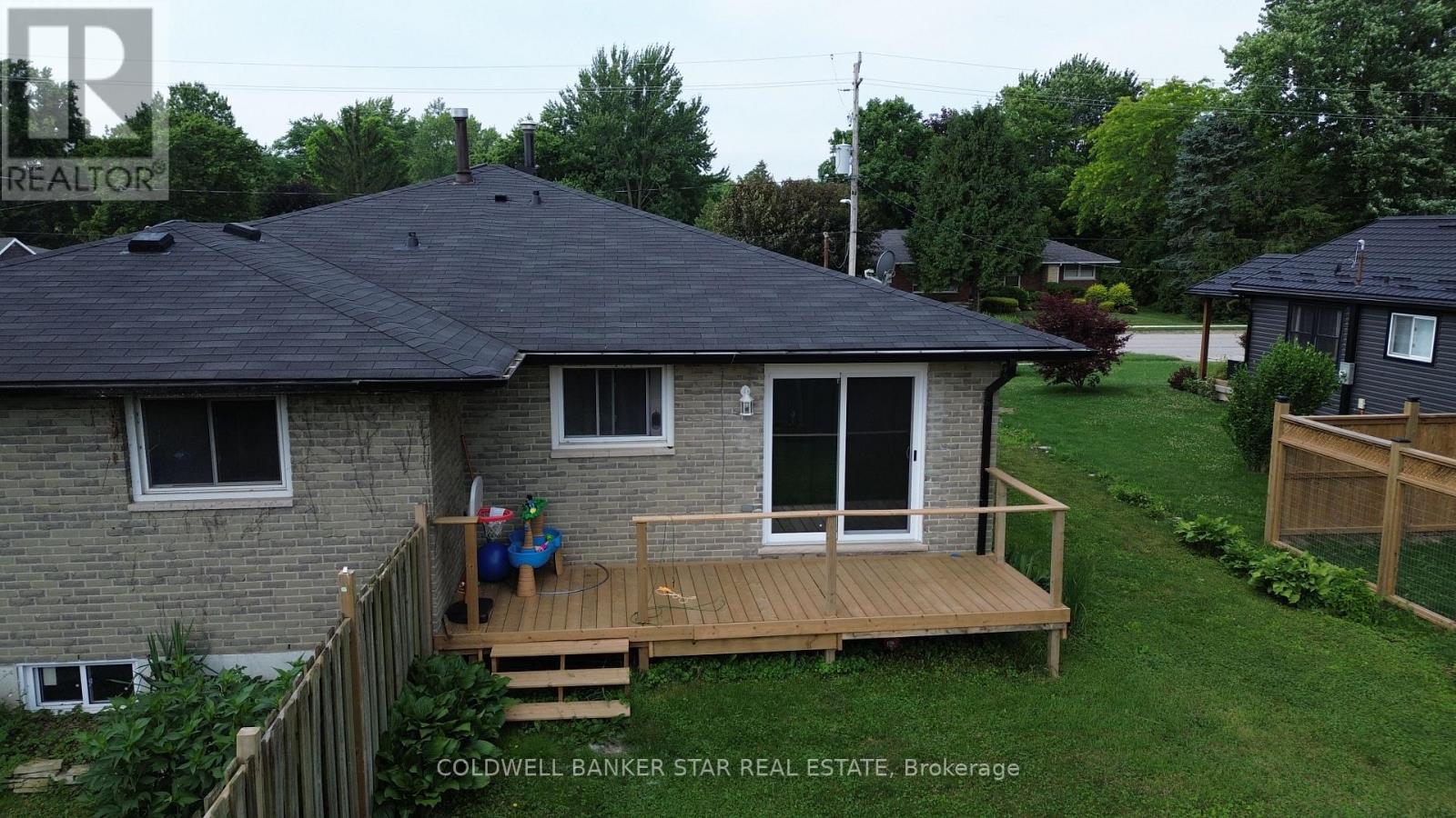 109 B Victoria Street, Southwest Middlesex, Ontario  N0L 1M0 - Photo 9 - X12531508