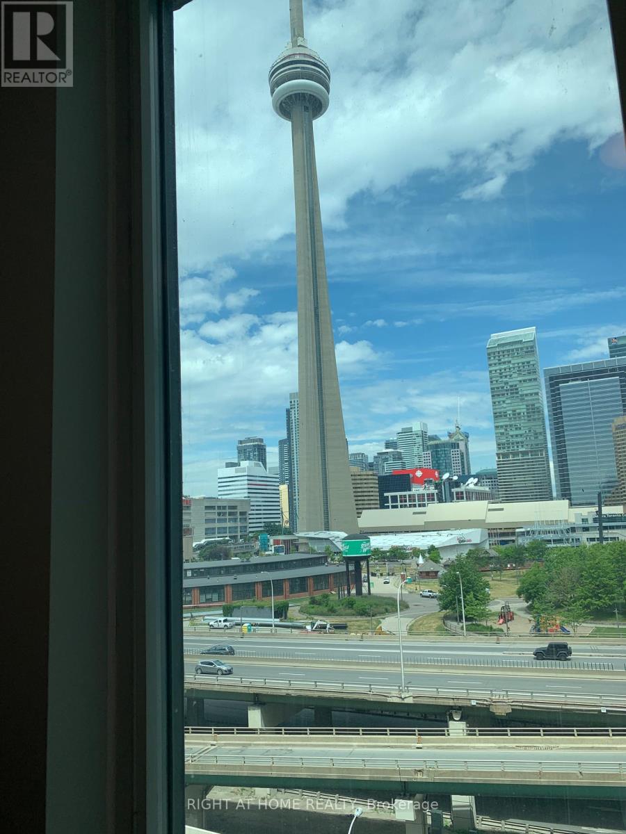 1002 - 228 Queens  Quay W, Toronto, Ontario  M5J 2X1 - Photo 10 - C12531506