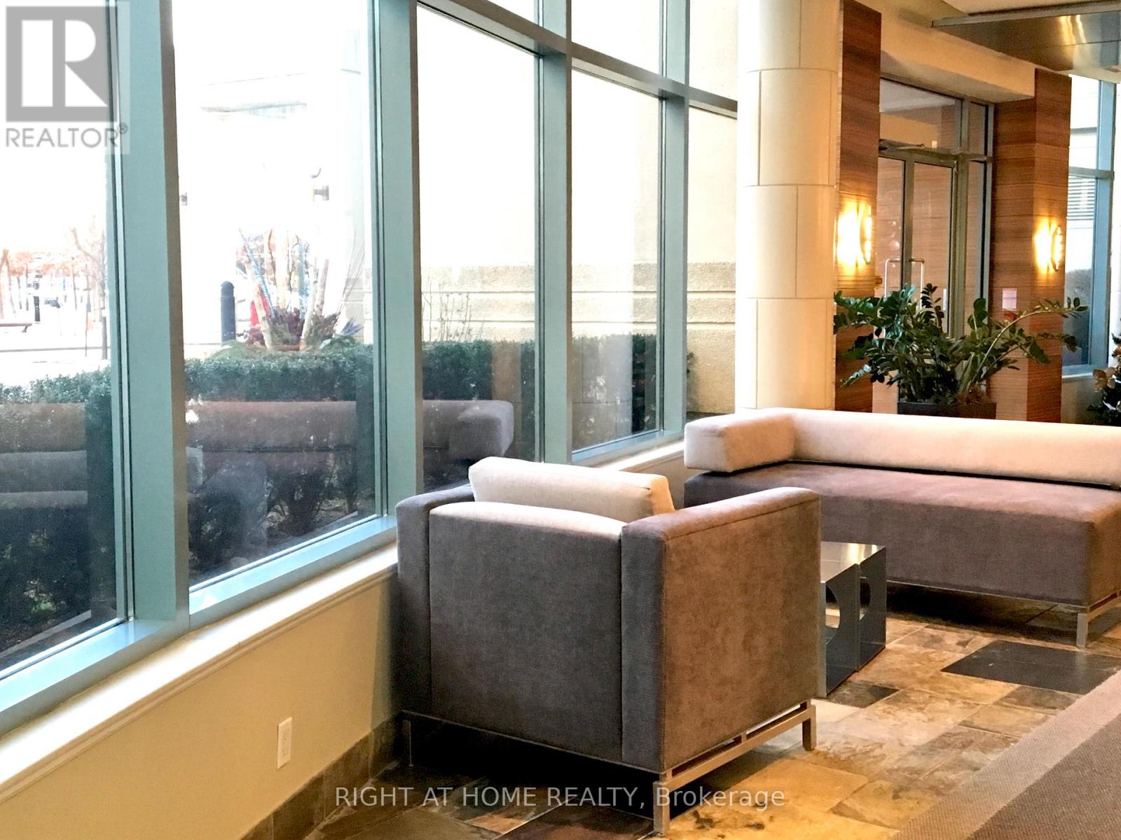 1002 - 228 Queens  Quay W, Toronto, Ontario  M5J 2X1 - Photo 18 - C12531506