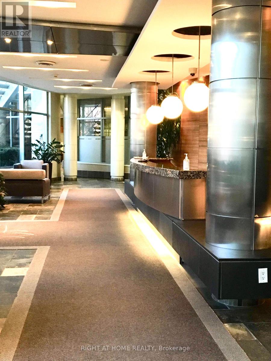 1002 - 228 Queens  Quay W, Toronto, Ontario  M5J 2X1 - Photo 19 - C12531506