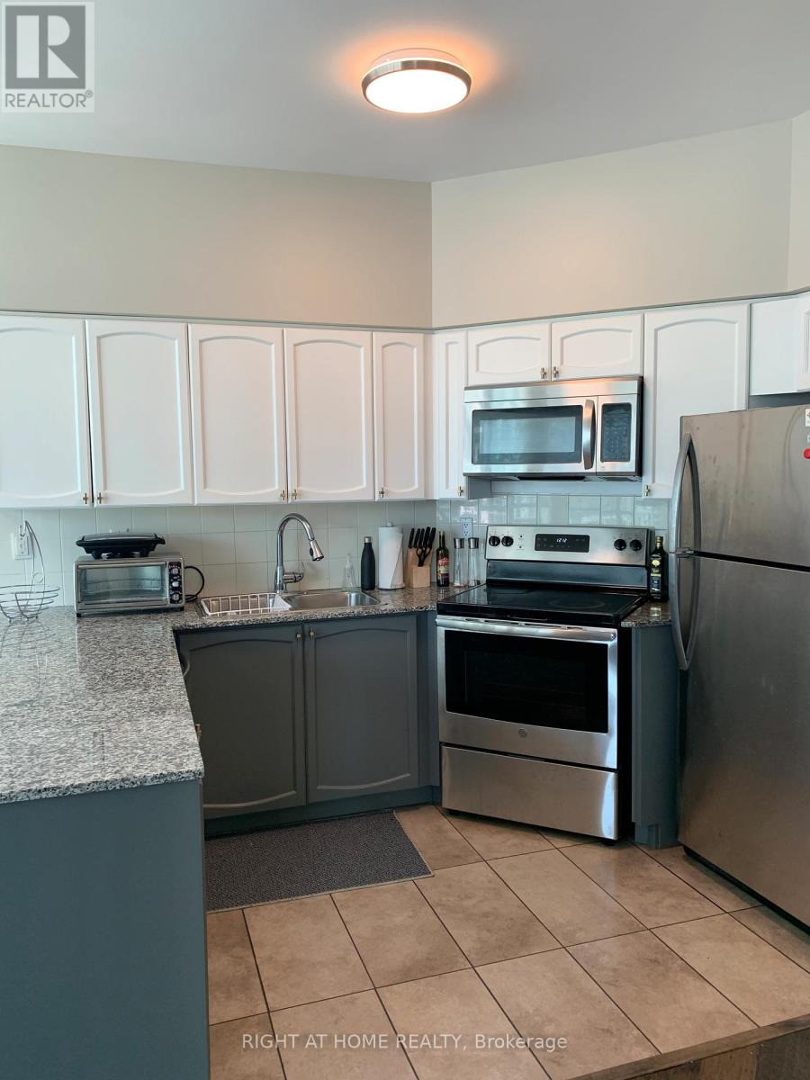 1002 - 228 Queens  Quay W, Toronto, Ontario  M5J 2X1 - Photo 5 - C12531506