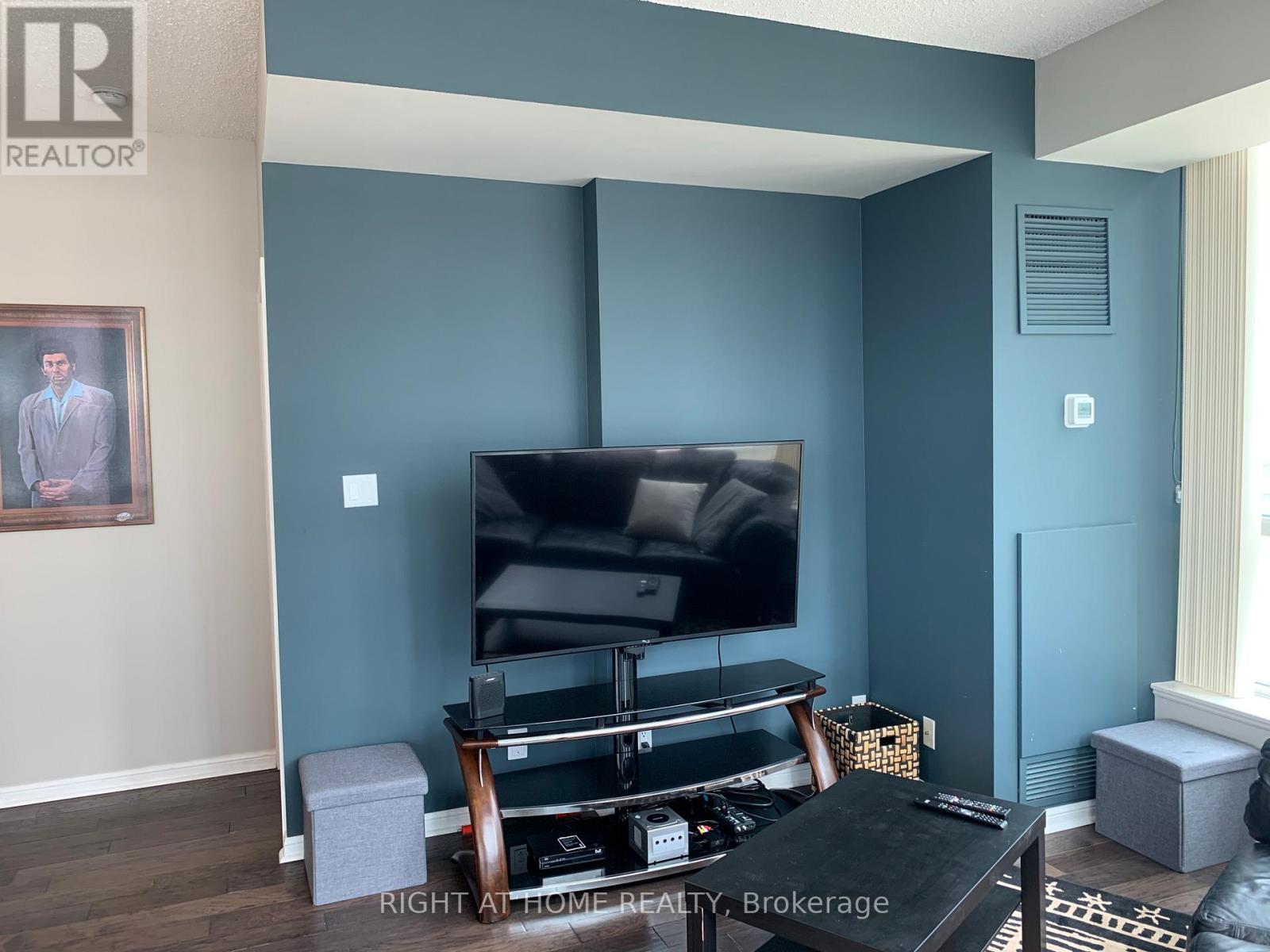 1002 - 228 Queens  Quay W, Toronto, Ontario  M5J 2X1 - Photo 8 - C12531506