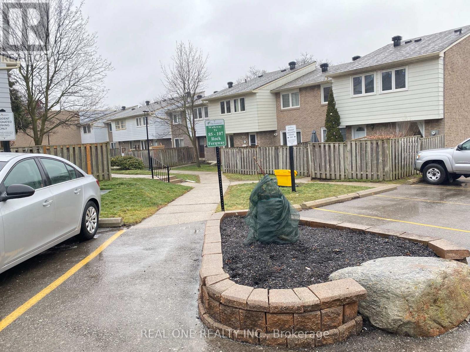 103 Rock Fern Way, Toronto, Ontario  M2J 4N3 - Photo 2 - C12531512
