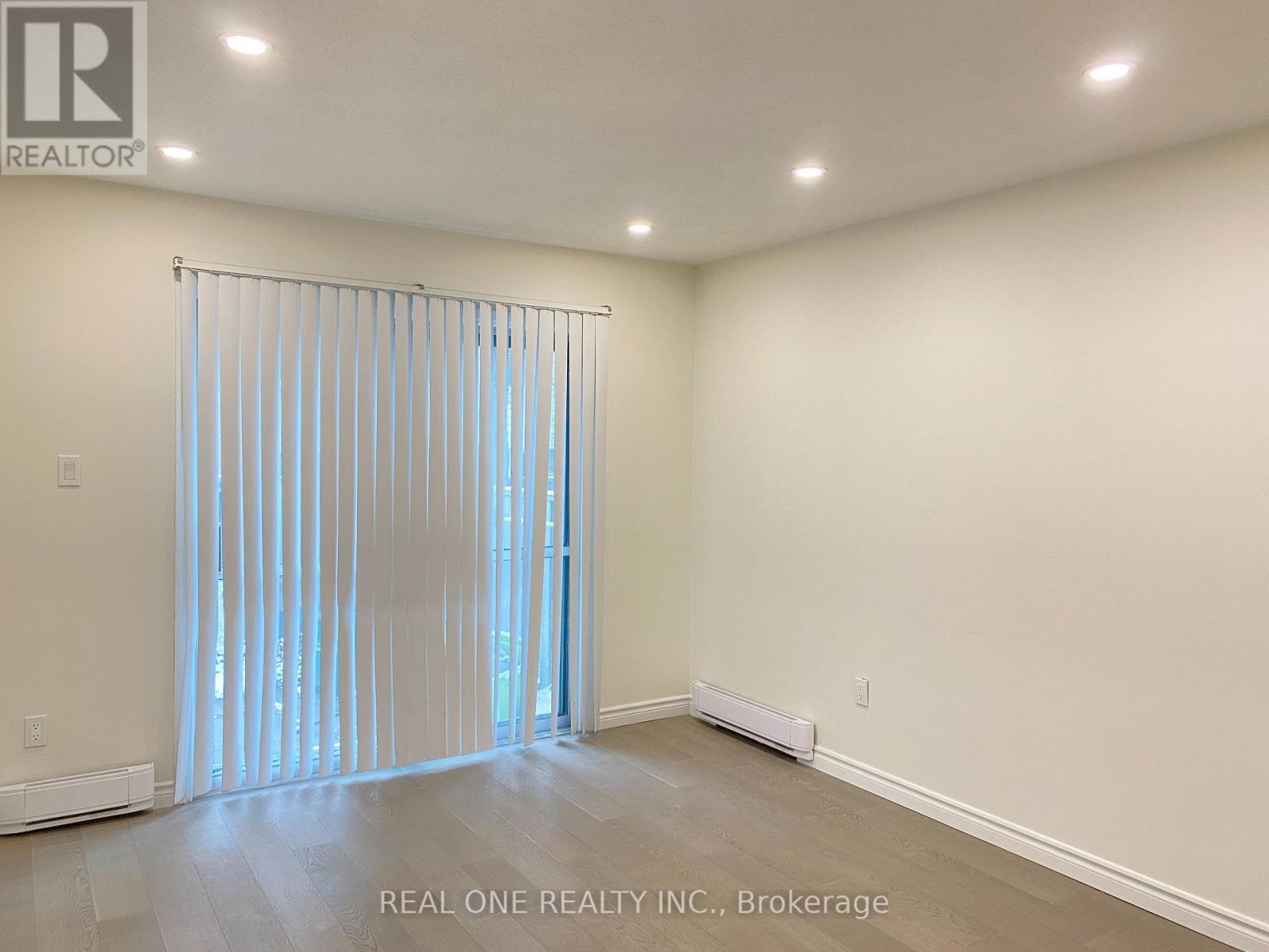 103 Rock Fern Way, Toronto, Ontario  M2J 4N3 - Photo 4 - C12531512