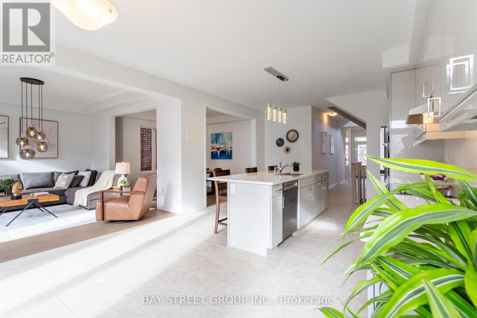 1409 Mockingbird Square, Pickering, Ontario  L1X 0N8 - Photo 11 - E12531524