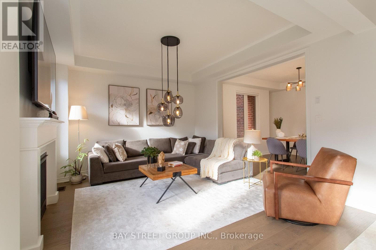 1409 Mockingbird Square, Pickering, Ontario  L1X 0N8 - Photo 2 - E12531524