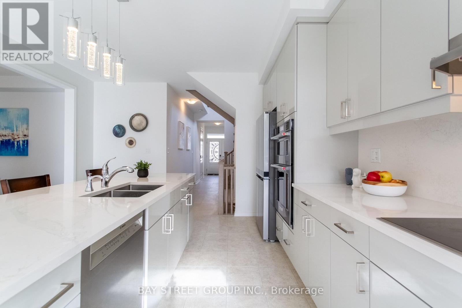 1409 Mockingbird Square, Pickering, Ontario  L1X 0N8 - Photo 9 - E12531524