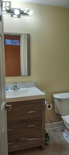 60 Hazelmere Drive, Richmond Hill, Ontario  L4B 1W6 - Photo 4 - N12531496