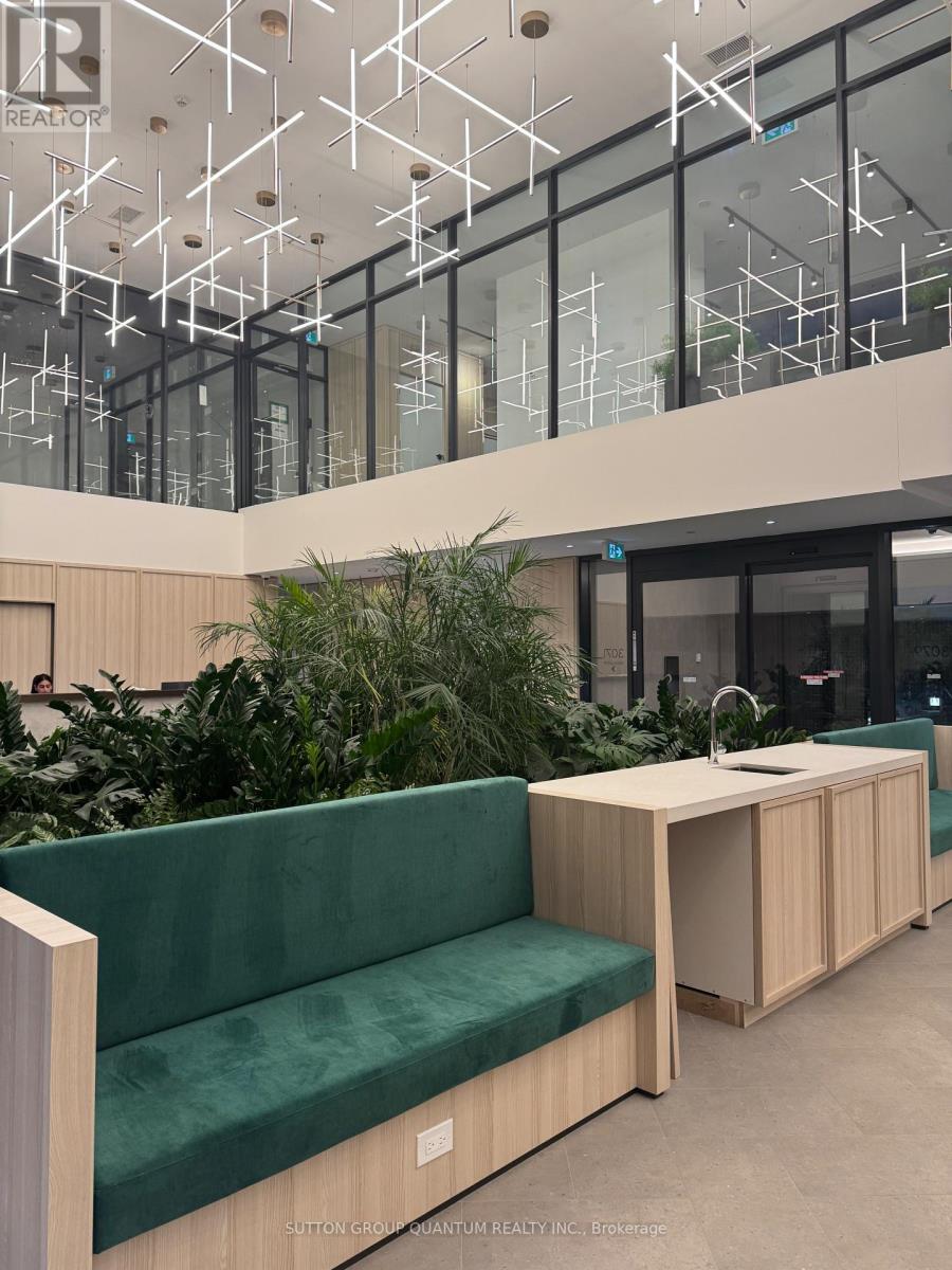 1010 - 3071 Trafalgar Road, Oakville, Ontario  L6H 8C6 - Photo 3 - W12531514