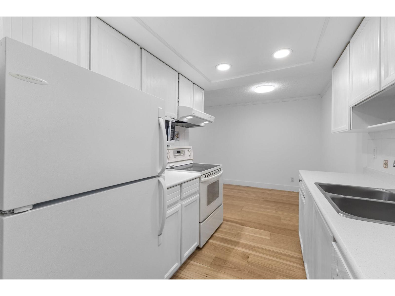 304 1360 Martin Street, White Rock, British Columbia  V4B 3W5 - Photo 10 - R3064709