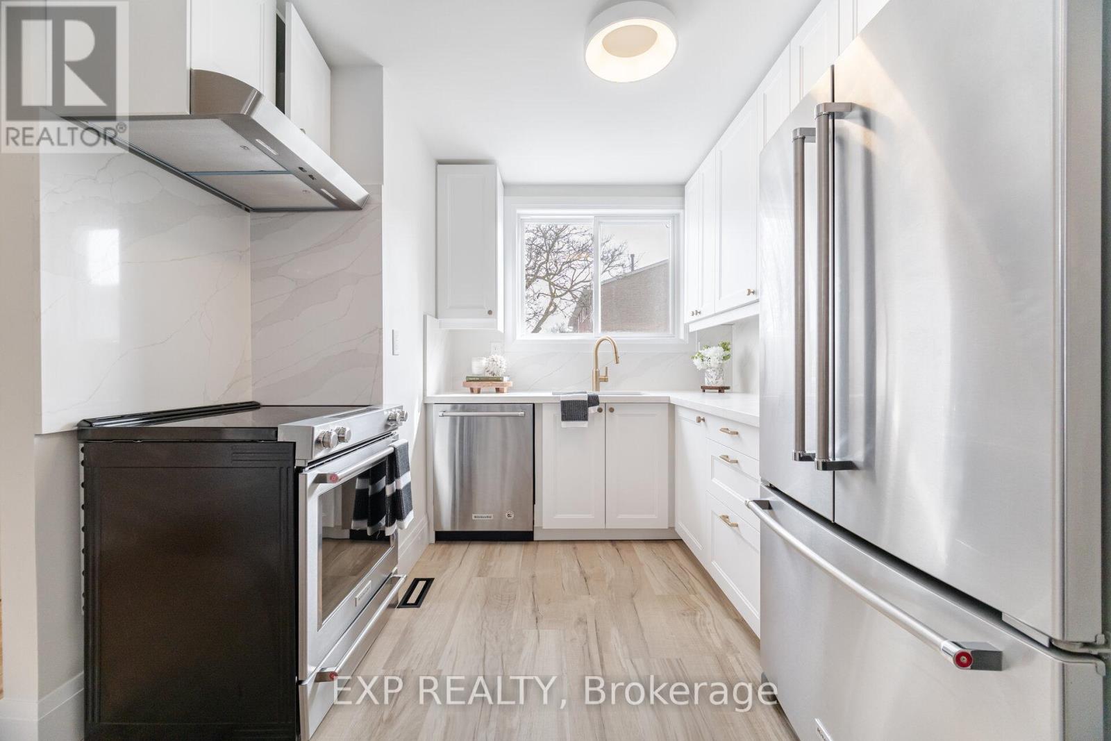 19 - 120 Quigley Road, Hamilton, Ontario  L8K 6L4 - Photo 8 - X12531504