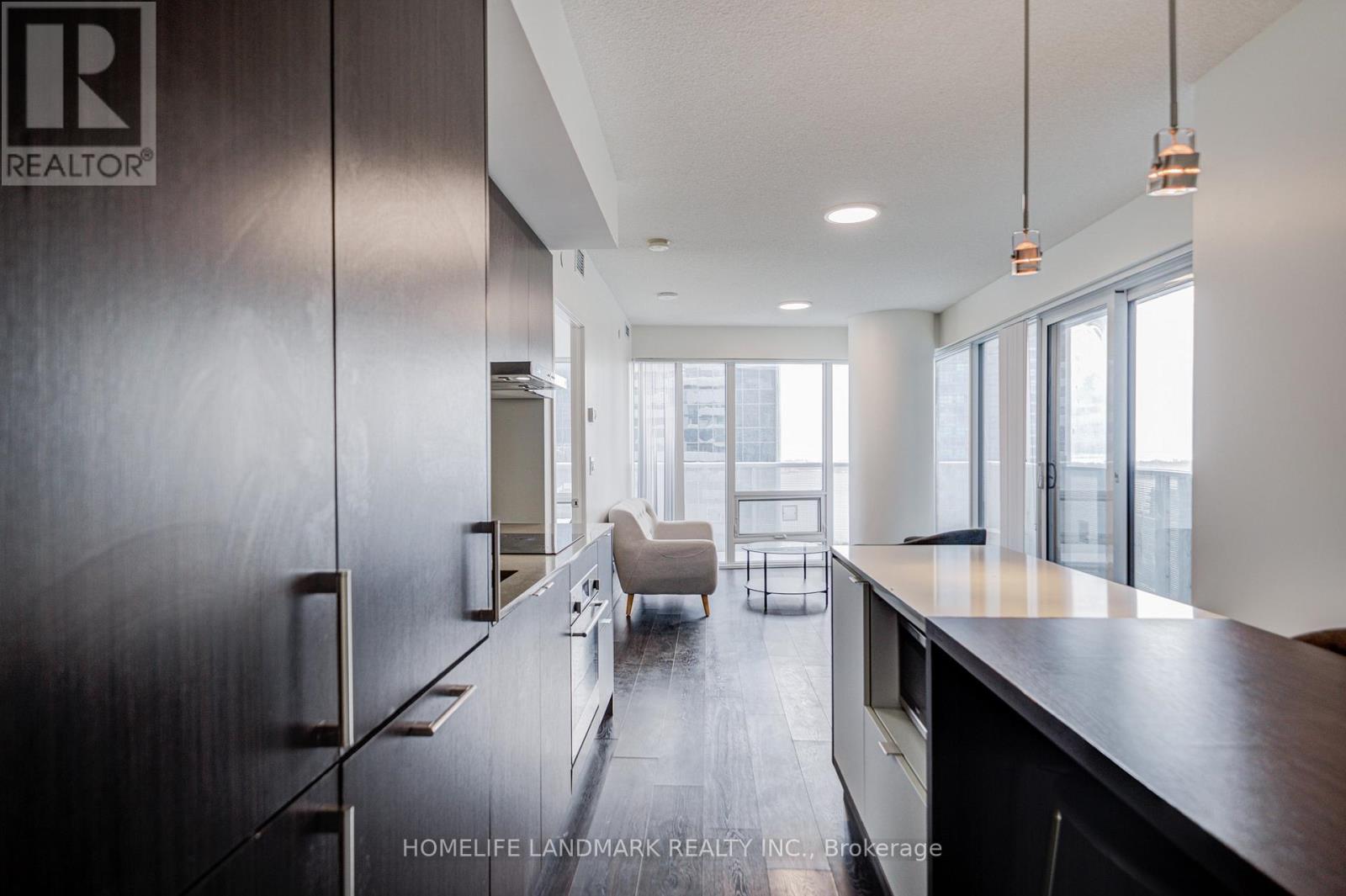 1910 - 100 Harbour Street, Toronto, Ontario  M5J 1B7 - Photo 10 - C12531532