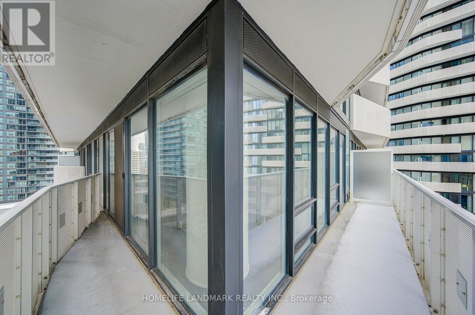 1910 - 100 Harbour Street, Toronto, Ontario  M5J 1B7 - Photo 34 - C12531532