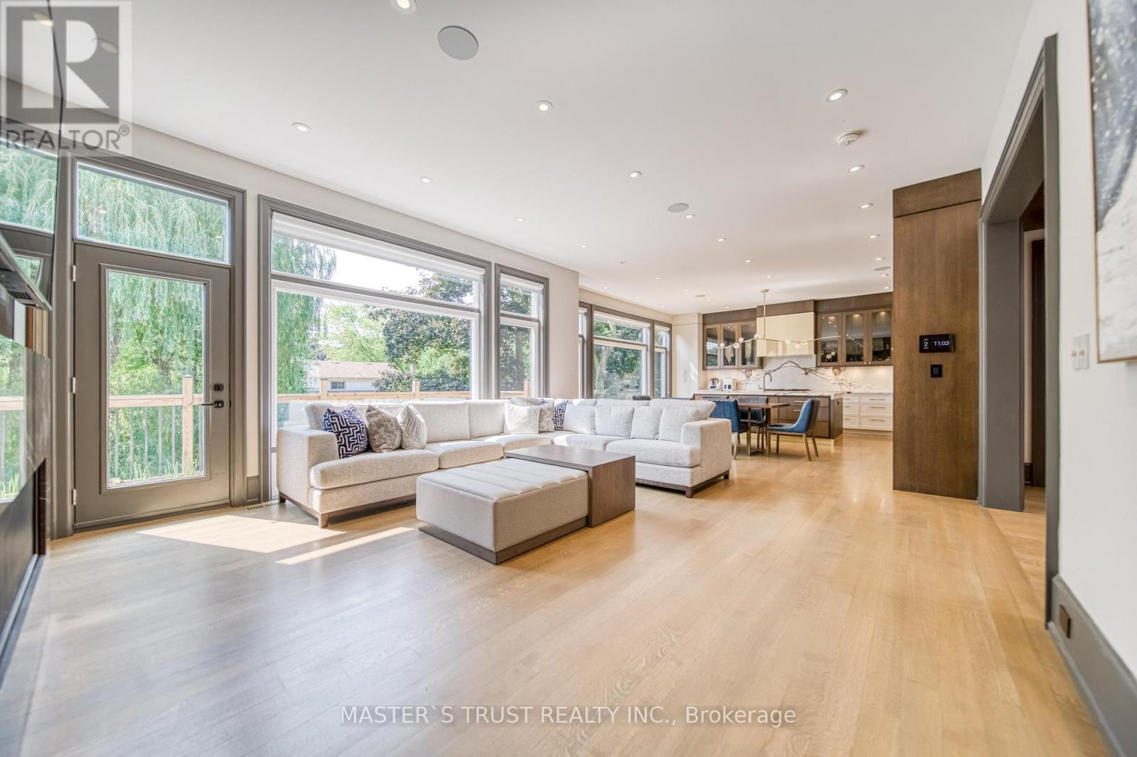 15 Ames Circle, Toronto, Ontario  M3B 3B9 - Photo 11 - C12531544