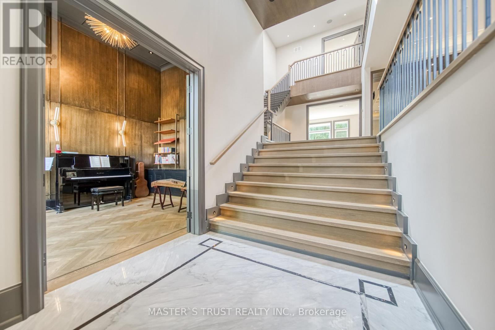 15 Ames Circle, Toronto, Ontario  M3B 3B9 - Photo 2 - C12531544