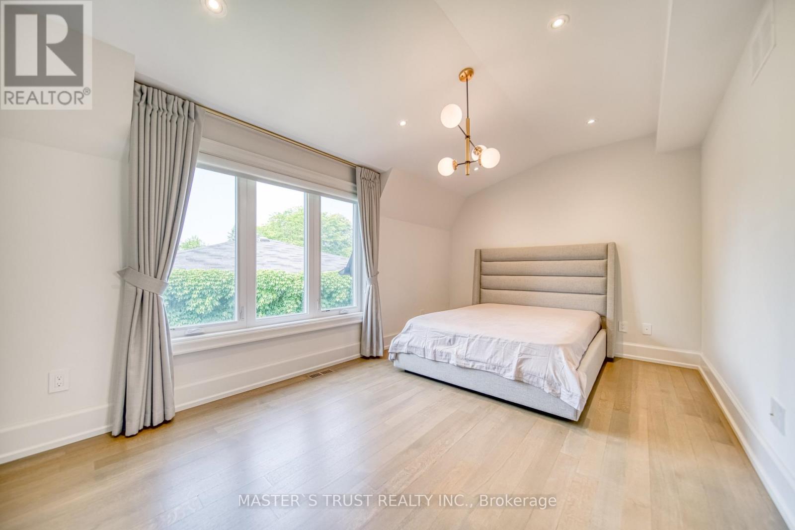 15 Ames Circle, Toronto, Ontario  M3B 3B9 - Photo 30 - C12531544