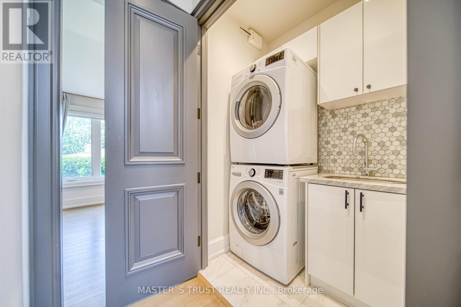 15 Ames Circle, Toronto, Ontario  M3B 3B9 - Photo 32 - C12531544