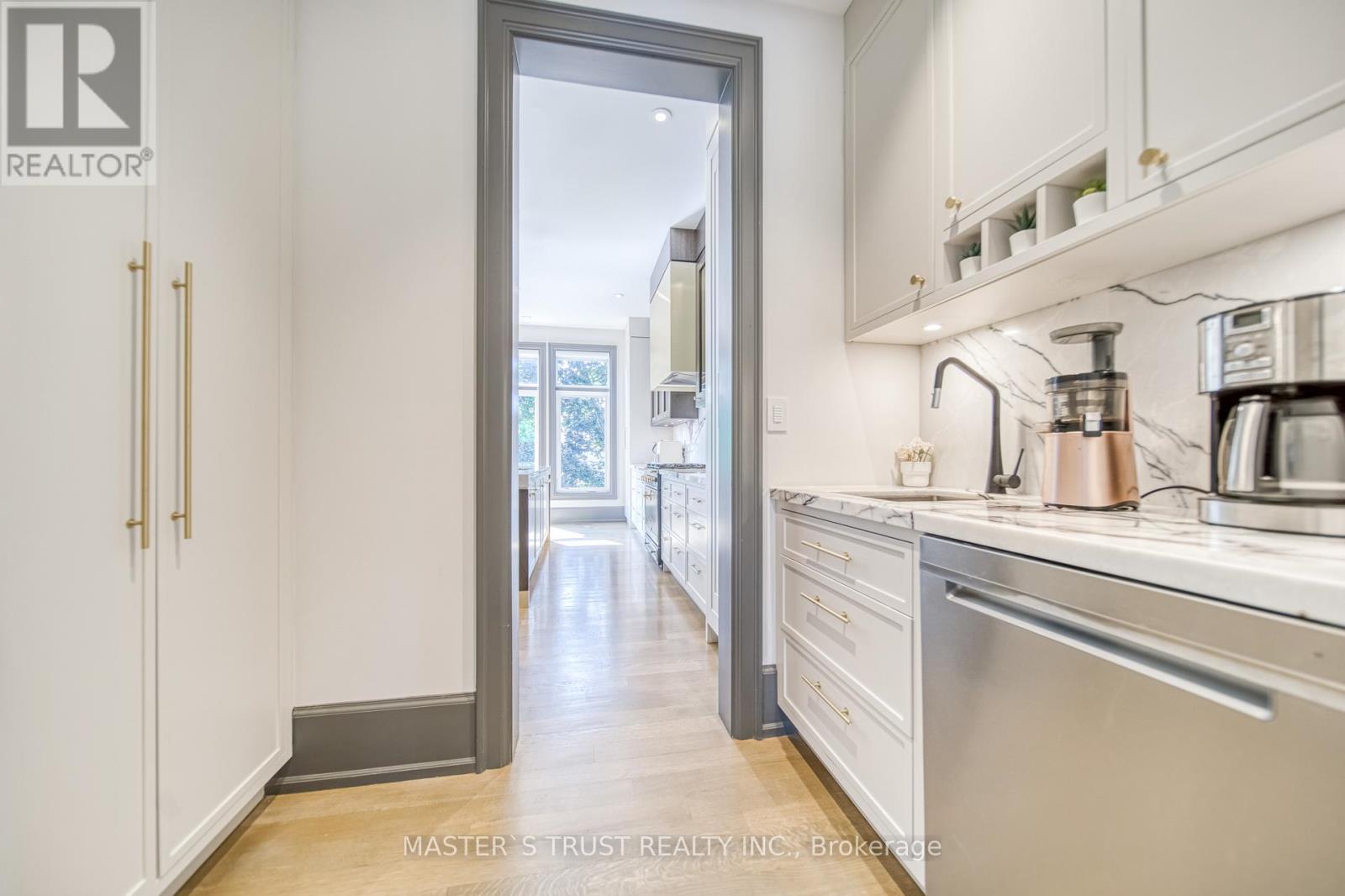 15 Ames Circle, Toronto, Ontario  M3B 3B9 - Photo 9 - C12531544