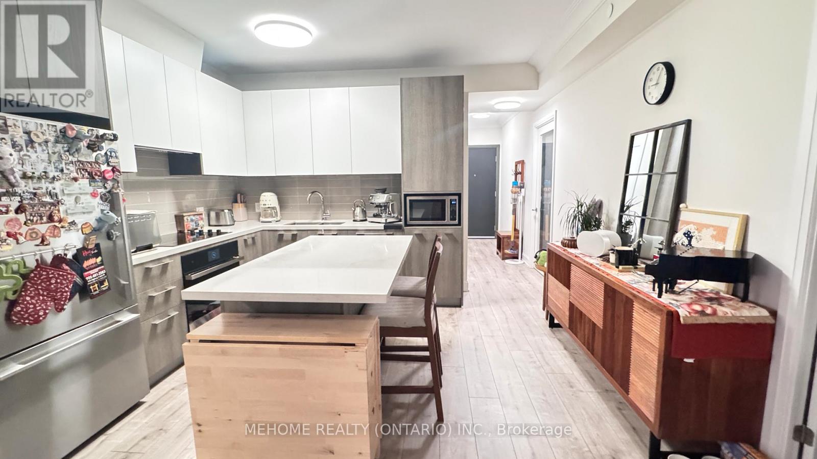 606 - 18 Water Walk Drive, Markham, Ontario  L3R 6L5 - Photo 4 - N12531530