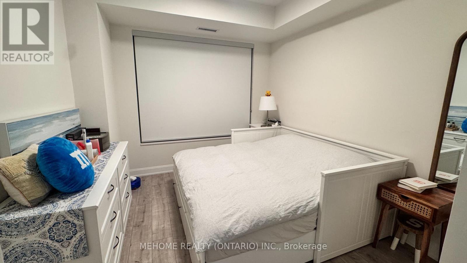 606 - 18 Water Walk Drive, Markham, Ontario  L3R 6L5 - Photo 5 - N12531530