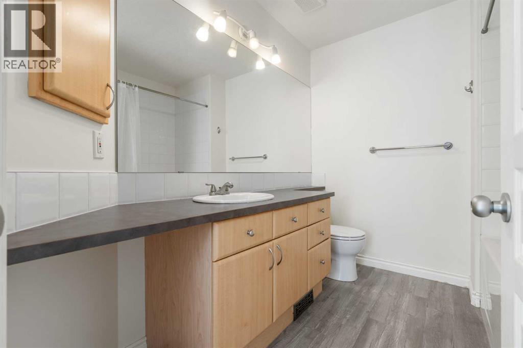 84 Crystal Shores Cove, Okotoks, Alberta  T1S 2B4 - Photo 26 - A2268390